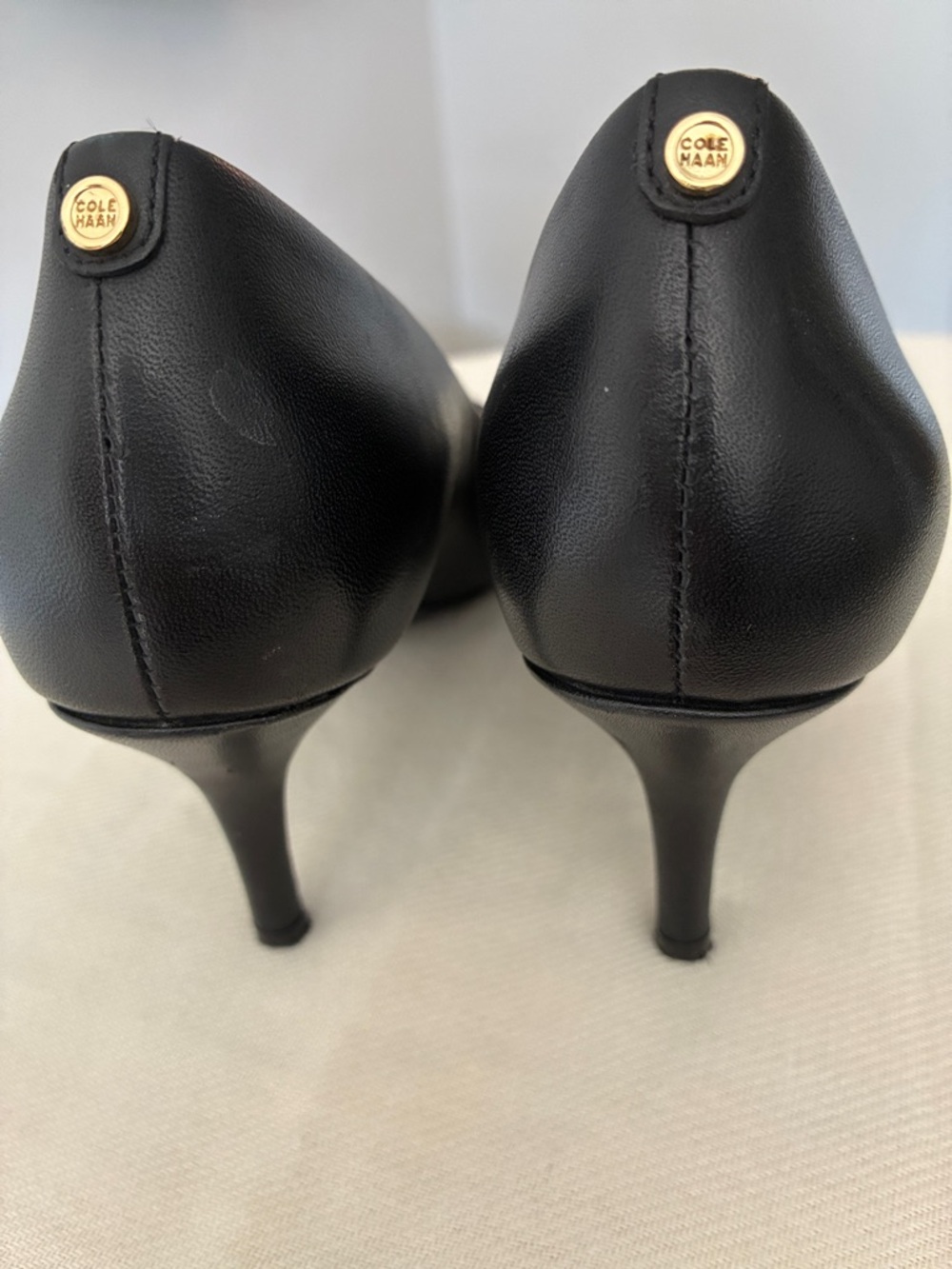 Cole Haan Black Leather Pumps Size 5B - Picture 2 of 8